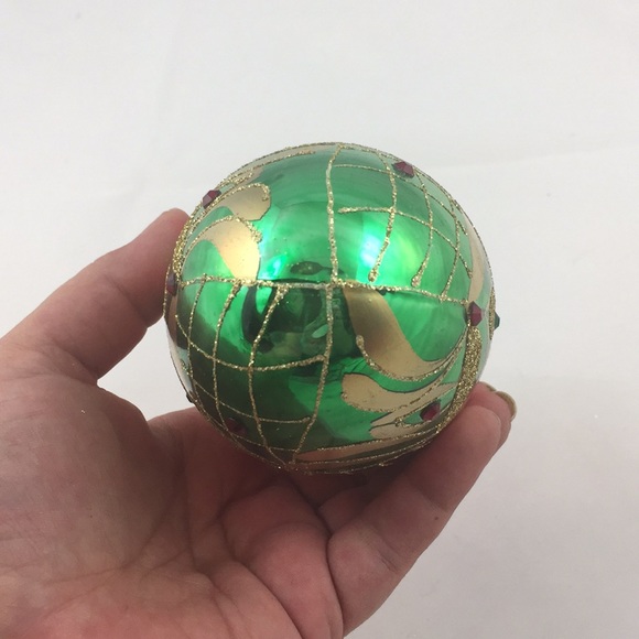 VINTAGE ARTISAN HANDCRAFTED RED EGG SHAPED CHRISTMAS ORNAMENT UPCYCLED - Picture 7 of 8